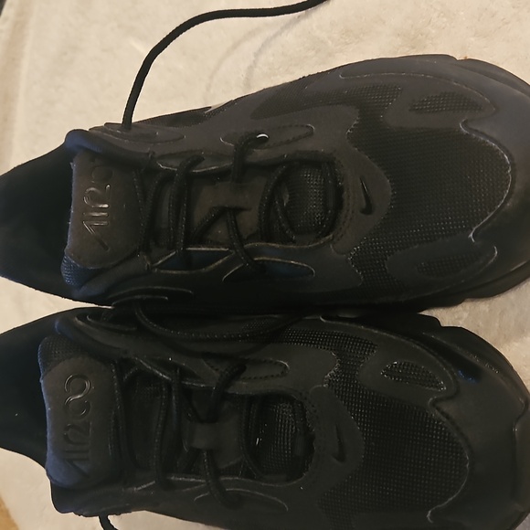 Nike  All-Black Sneakers - Picture 2 of 7